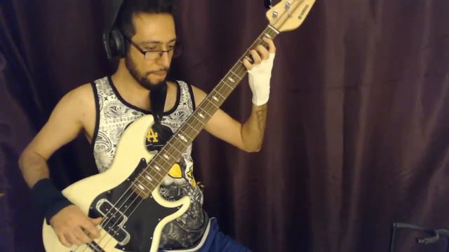 Right Next Door by Robert Cray (Bass cover + Notation and Tablature) смотреть онлайн