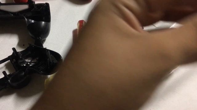 HOW CLEAN YOUR PS4 CONTROLLER IF YOU HAVE STICKY BUTTONS смотреть онлайн