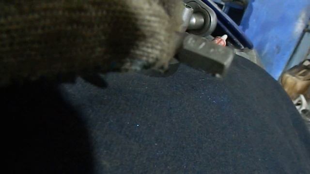Подробный видеоролик как своими руками поменять масло в двигатель рено меган 2,Renault Megane 2. смотреть онлайн