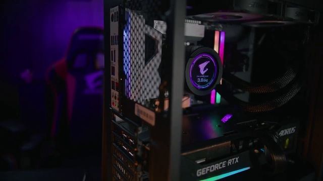An impressive PC built for Intel Gamer Days! смотреть онлайн