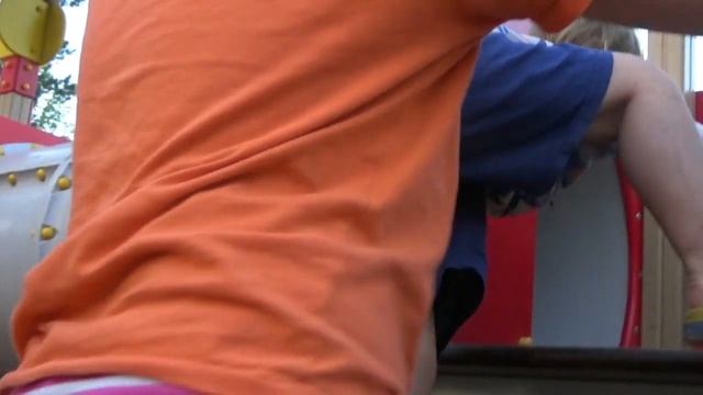 ВЛОГ Прогулка с Лизой и Мишей на детской площадке в парке Сахарная вата и много каруселей смотреть онлайн