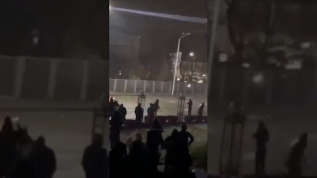 В Алматы идут уличные бои. Almaty Kazakhstan #kazakhstan #almaty #казахстан #алматы #россия смотреть онлайн