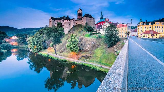 Czechia's Beautiful Royal Cities & Castles - Timelapse Video - 4K смотреть онлайн