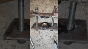 замена салентблоков на задней балке на Ниссан ад.