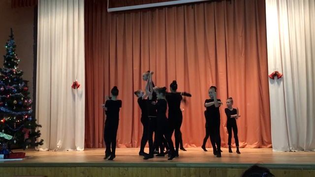 Индийский танец. Ансамбль художественной гимнастики "Чайка" смотреть онлайн