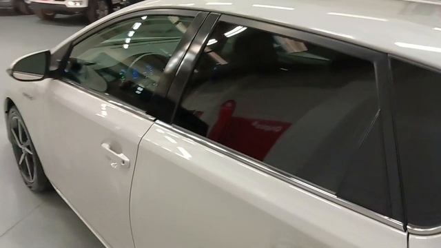 Toyota Auris Hybrid смотреть онлайн