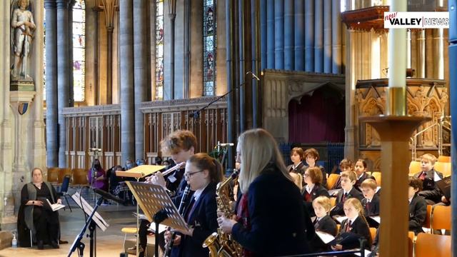 Carol singing at Salisbury Cathedral смотреть онлайн