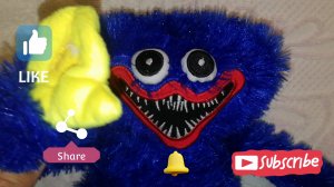 Хагги Вагги идёт мыться. Смотрите как он это делает.