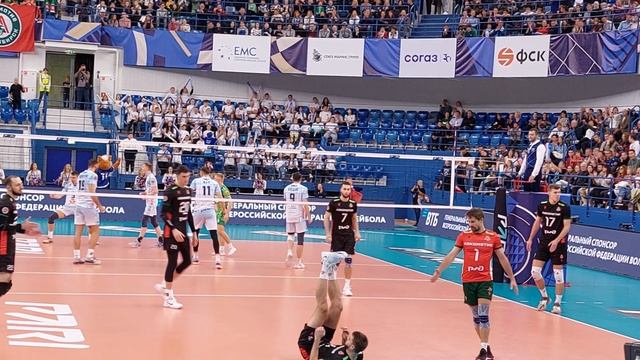 Динамо вырывает концовку первой партии смотреть онлайн