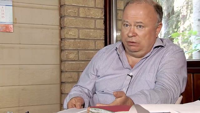 "Сталин был гений. Сейчас-то это понятно?" смотреть онлайн