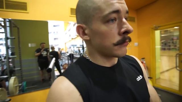 ШИРОКАЯ СПИНА / ЛУЧШИЕ УПРАЖНЕНИЯ ОТ БЛУДА И САРЫЧЕВА смотреть онлайн