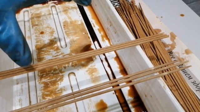 Красим трубочки морилкой дуб. Пропорции и оттенки. Плетение из газетных трубочек. смотреть онлайн