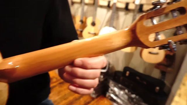 Ohana CK-70SMP Solid Spruce/Spalted Maple Concert Ukulele Demo by UKE Republic смотреть онлайн