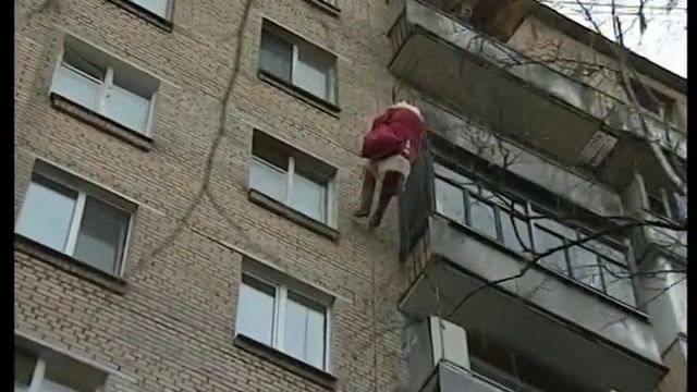 3-й КАНАЛ представляет "Дед Мороз придёт с крыши 2011 г" смотреть онлайн