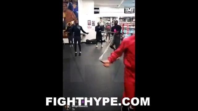 GERVONTA DAVIS NON-STOP JUMP ROPE GRIND; TURNING IT UP & DRIPPING SWEAT TO MAKE 130 FOR SANTA CRUZ смотреть онлайн
