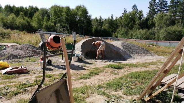 Замес бетона м200  бетономешалка 130л.