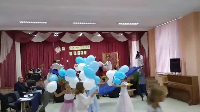 4 б класс. Лицей Нечуй-Левицкого. смотреть онлайн
