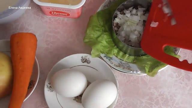 Салаты из рыбных консервов - 5 видов: "Мимоза", "Хризантема", "Дачный" и другие смотреть онлайн