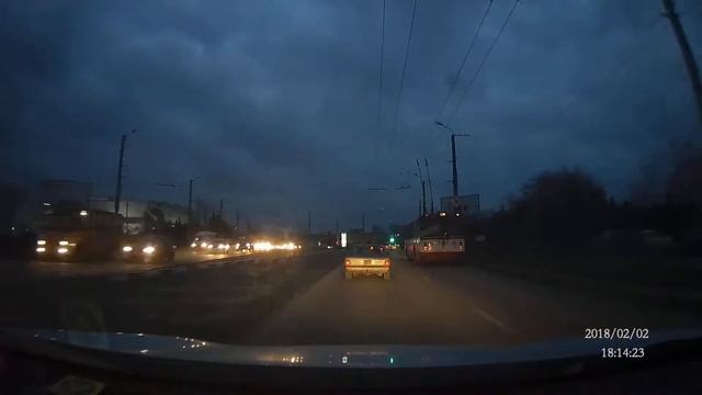 К049НС82 Проезд на красный свет! смотреть онлайн