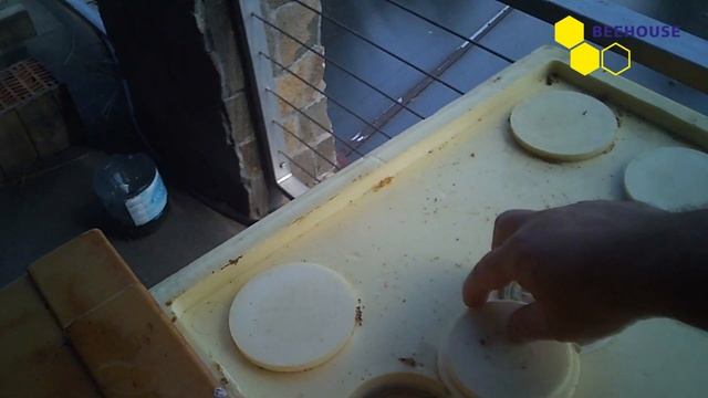 Эффективный метод лечения от клещей варроа дымовыми таблетками "Базальт". смотреть онлайн