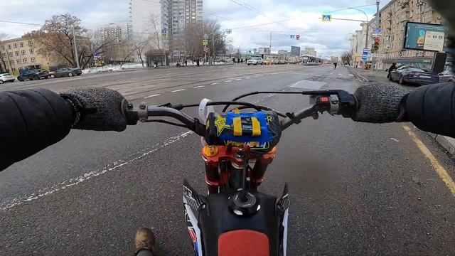 ЗАГЛОХ НА ШОССЕ / На Питбайке По Городу Зимой! смотреть онлайн