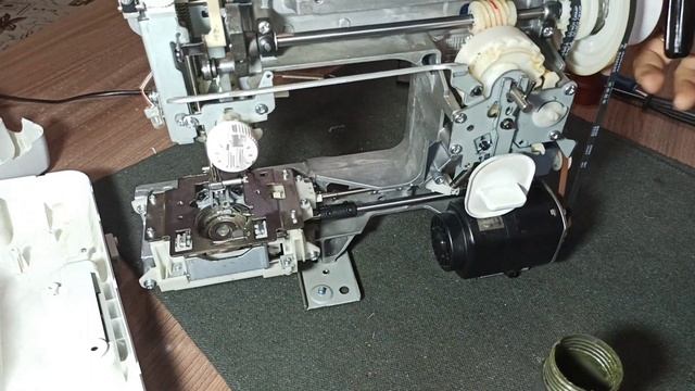 Швейная машина Brother LX 1700 вскрытие ремонт смотреть онлайн