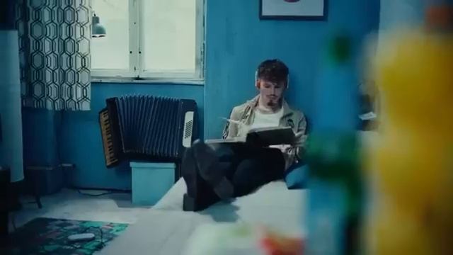 Пусть бегут неуклюже    в немецкой версии