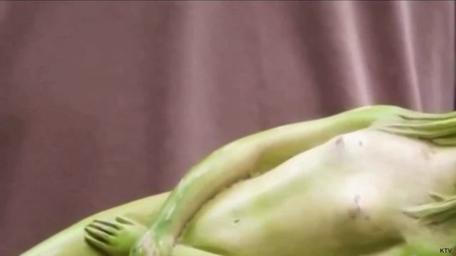 Нарилата  - женское тело на веточке