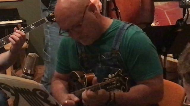Mike Compton "Orange Blossom Breakdown" Single Video Premiere смотреть онлайн