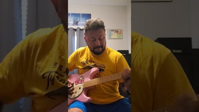 Hello Kitty Strat, BareKnuckles WarPig Humbucker. смотреть онлайн