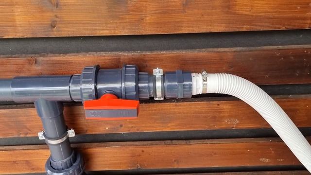 Дровяная печь для подогрева каркасного бассейна. Печь на дровах греет воду в бассейне