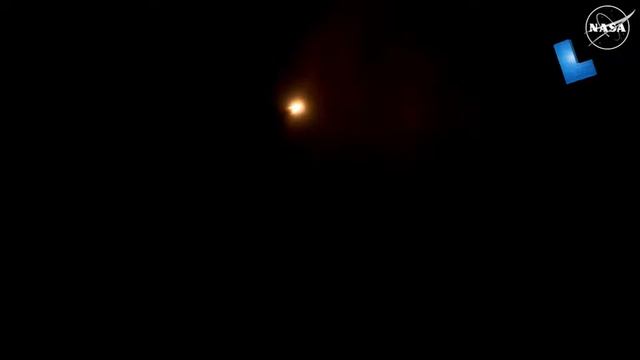 США наконец запустили свою сверхтяжелую ракету SLS.