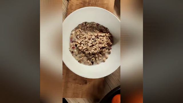 Быстрый и очень сладкий завтрак на 447 кКал смотреть онлайн