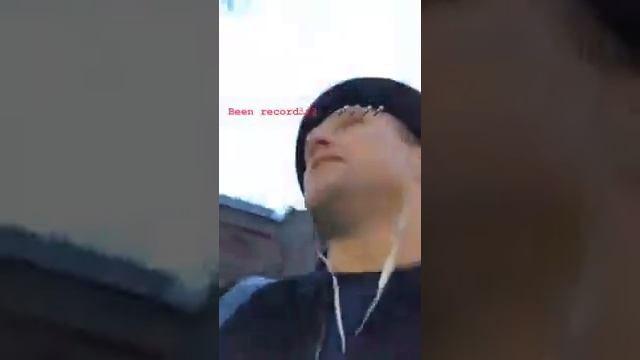 Тэрон Эджертон поёт у себя в инсте в сториз смотреть онлайн
