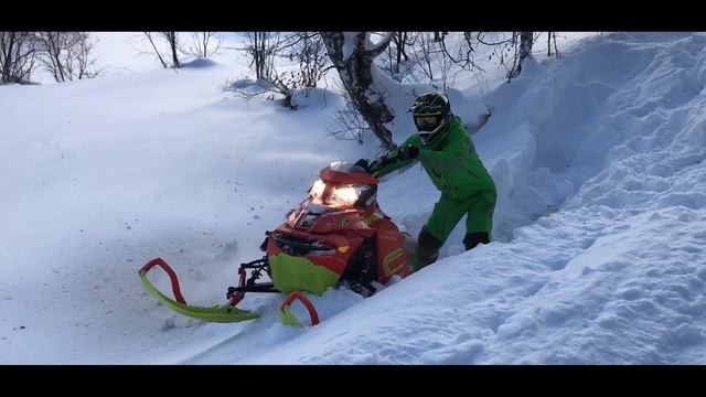 На снегоходах по пухляку ! смотреть онлайн