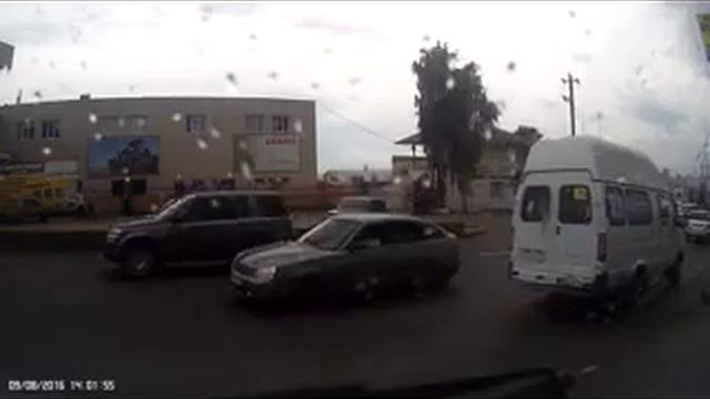 У Автобуса отказали тормоза смотреть онлайн