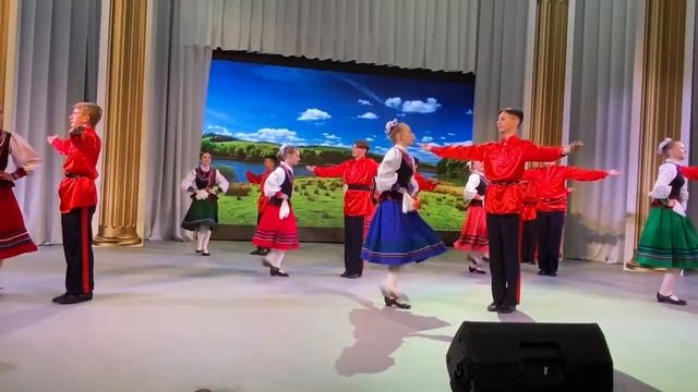 Образцовый ансамбль танца "Валошкi" "Казачий пляс" смотреть онлайн