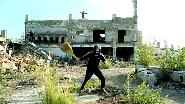 «Один день из жизни Босса Таркова» - KILLA смотреть онлайн