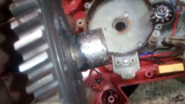 Останавливается цепь в электропиле. смотреть онлайн