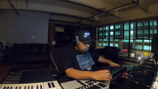 ISLA INSTRUMENTS S2400 12bit sampling drum machine (demo62) смотреть онлайн