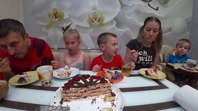 МУКБАНГ СОЧНЫЙ ДОМАШНИЙ ТОРТ ДЛЯ НАС! ?