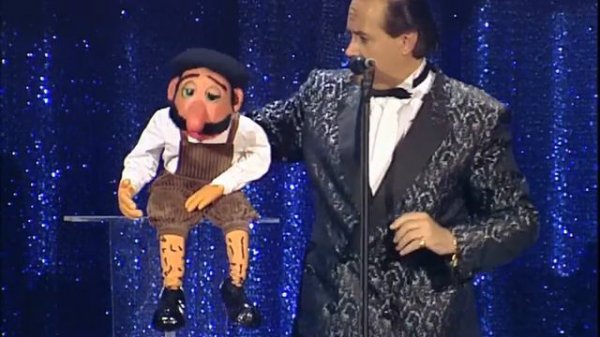 Jose Luis Moreno y su Macario