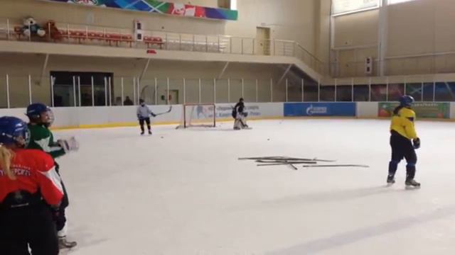 "Буду в сборной" (клюшки носить). смотреть онлайн