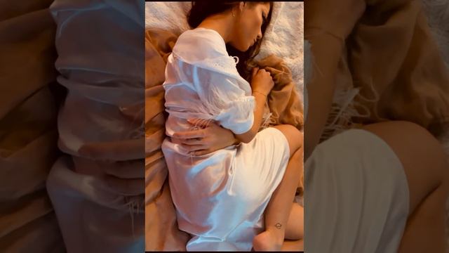Alexa Lektar - В постели пахнет любовницей. смотреть онлайн
