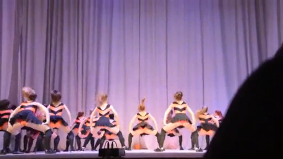 Bee dance - sex girls s cool - twerking смотреть онлайн
