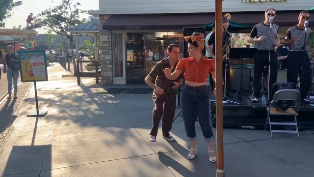 Rock and Roll Dance ??The Grove . Los Angeles ☀️?Танец РОК - Н- РОЛЛ смотреть онлайн