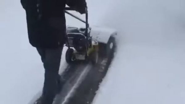 Обзор Подметальная машина Texas Handy-Sweep 700TG в работе