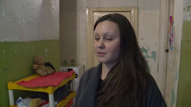 В сталинке на ул.Рахимова обрушился потолок смотреть онлайн