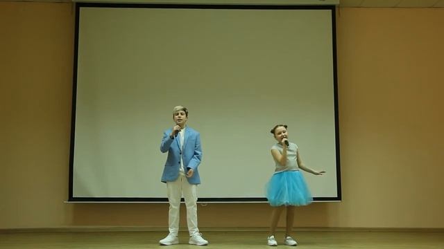 Песня "Здравствуй, праздник" смотреть онлайн