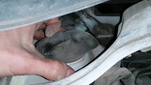 Skoda Rapid диагностика шумов  в передней части двигателя.  Замена  АКБ.